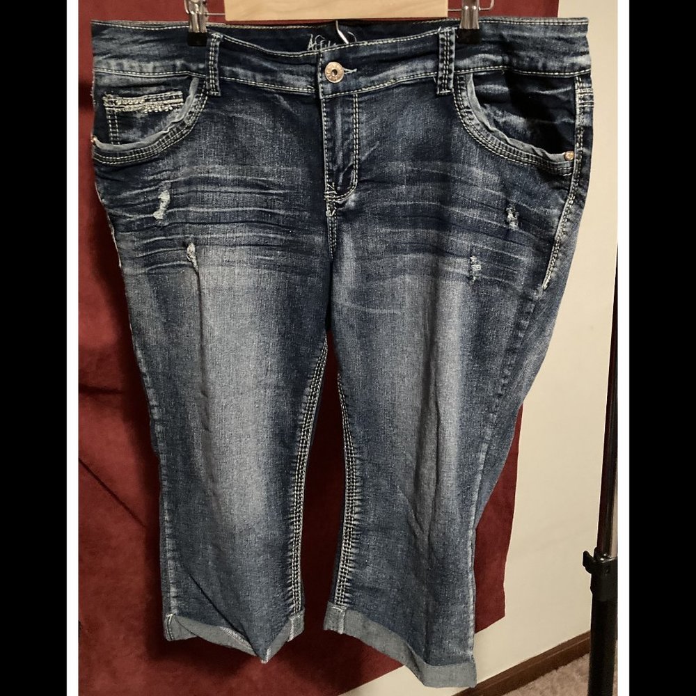 Size 18 Ariya Jeans Cropped